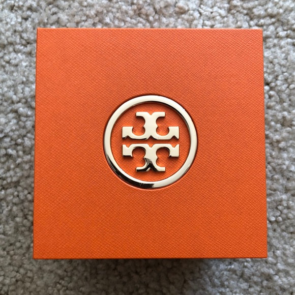 Tory Burch Classic T Watch - Picture 9 of 10